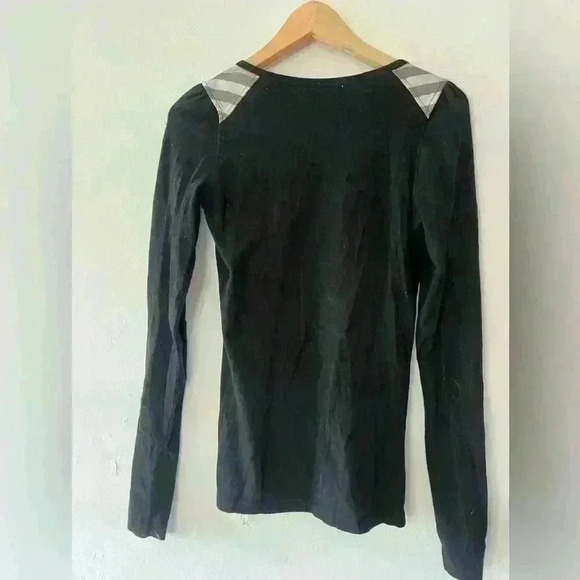 Burberry London  V neck long sleeve shoulder patch polo jersey top size small - Picture 3 of 5